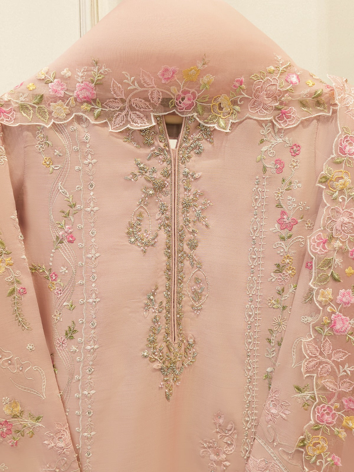 3 Piece - Pure Khaddi Silk Embroidered  Suit S115737 Secondary image
