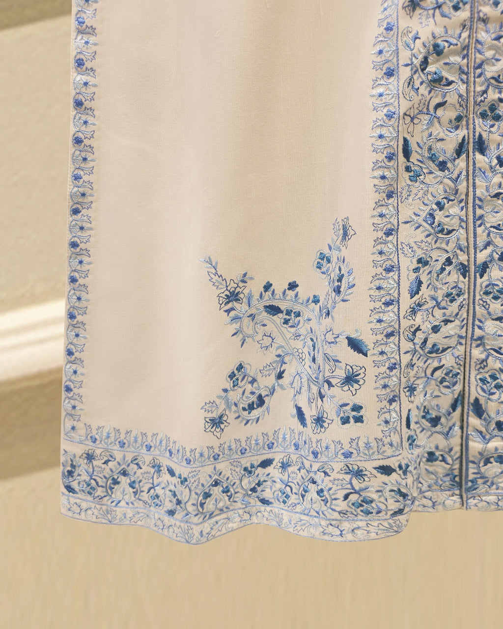 3 Piece - Embroidered Khaddar Suit S115762