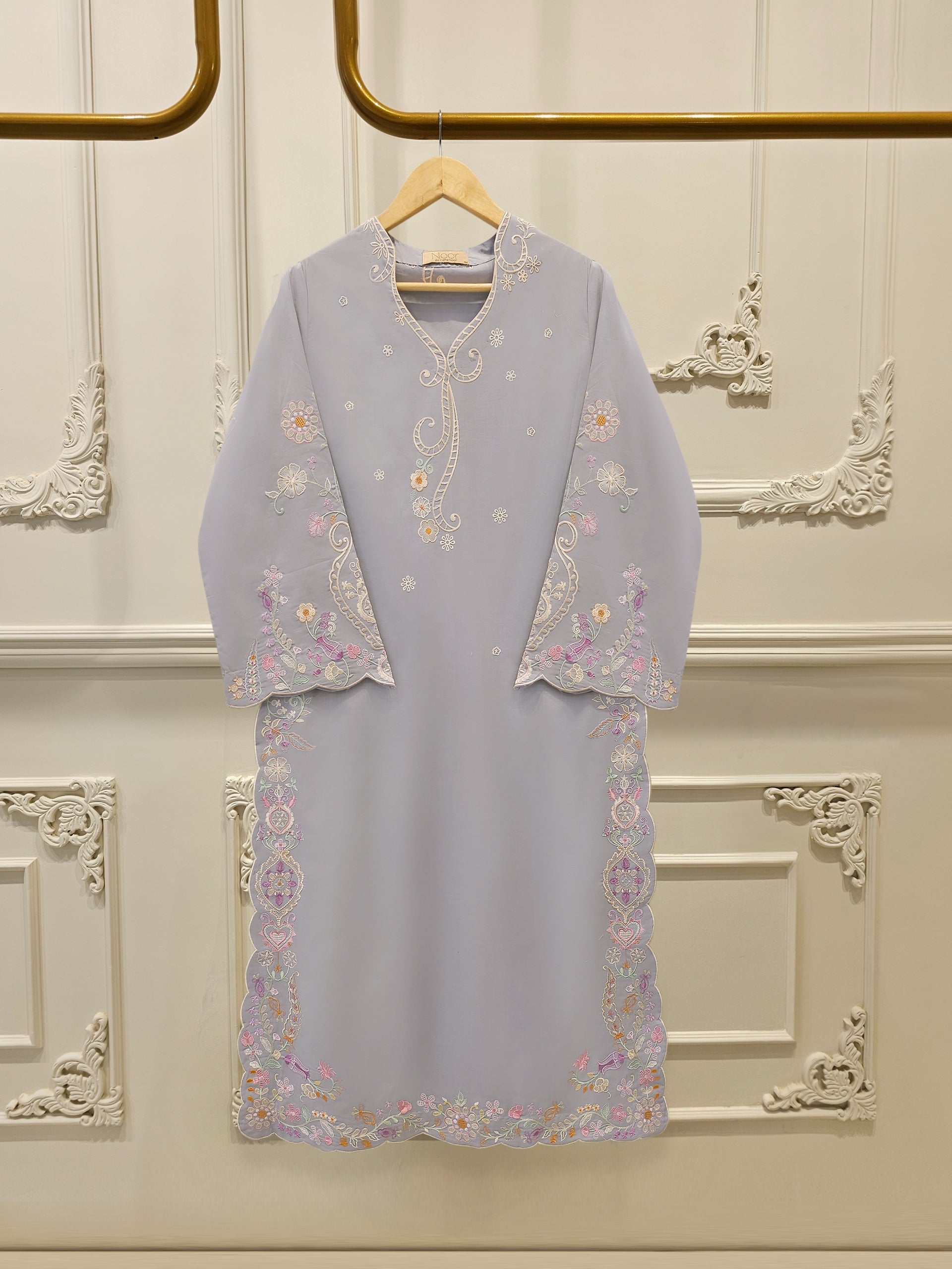 Embroidered Cambric Shirt WS00229 Main image