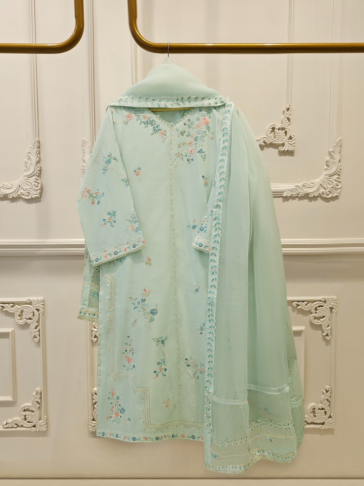 3 Piece - Pure Khaddi Silk Embroidered Suit S113043