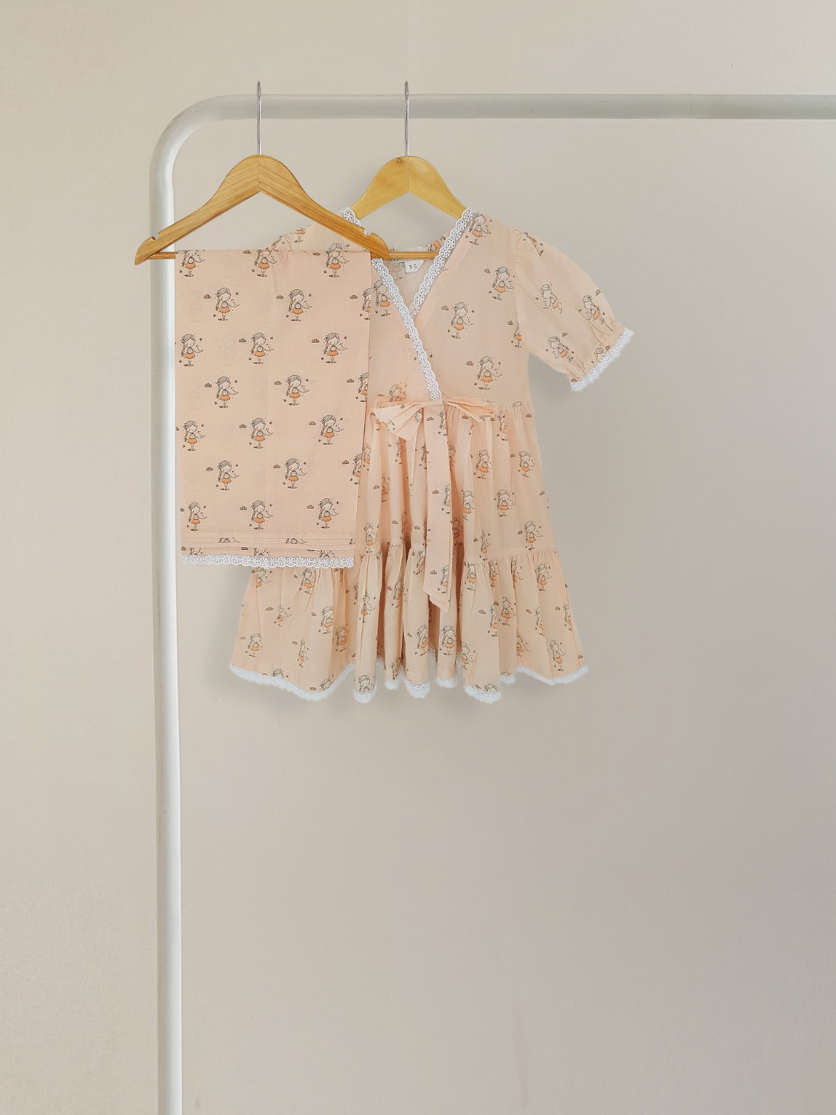 (KIDS) PREMIUM DIGITAL PRINTED PIMA CAMBRIC COTTON FROCK AND PANTS KD022 Main image