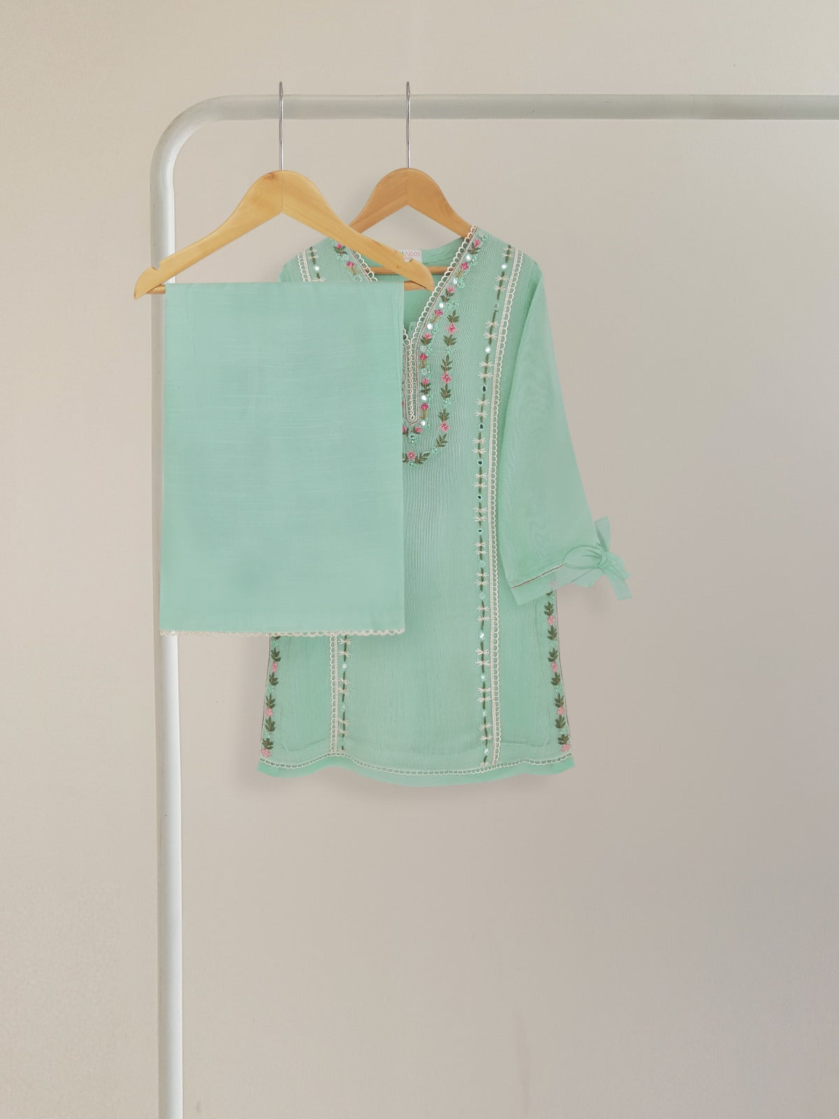 (KIDS) PURE COTTON NET HAND EMBROIDERED SHIRT AND SILK PANTS KD3581A Main image