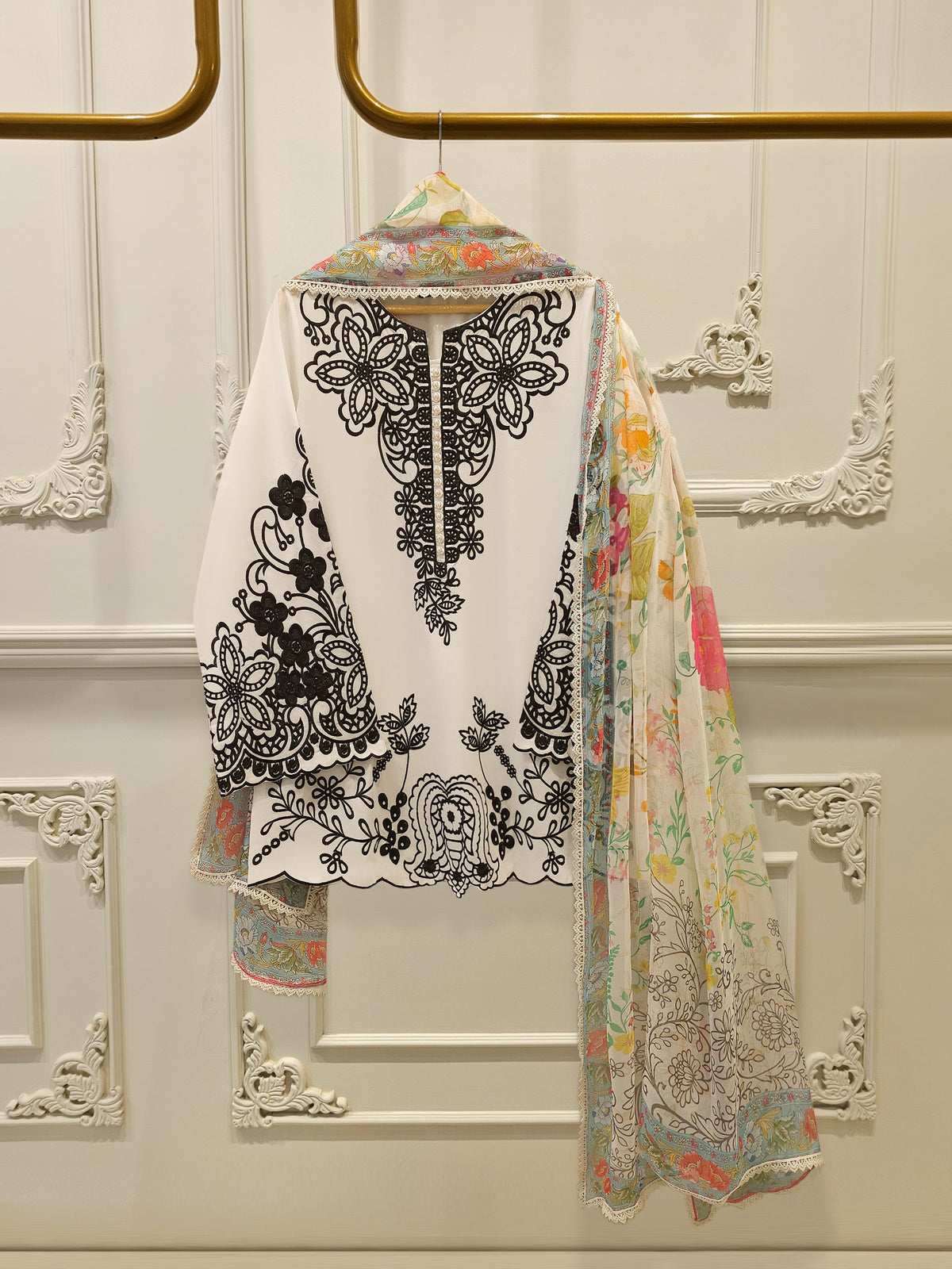 3 Piece - Embroidered Lawn Suit S112278