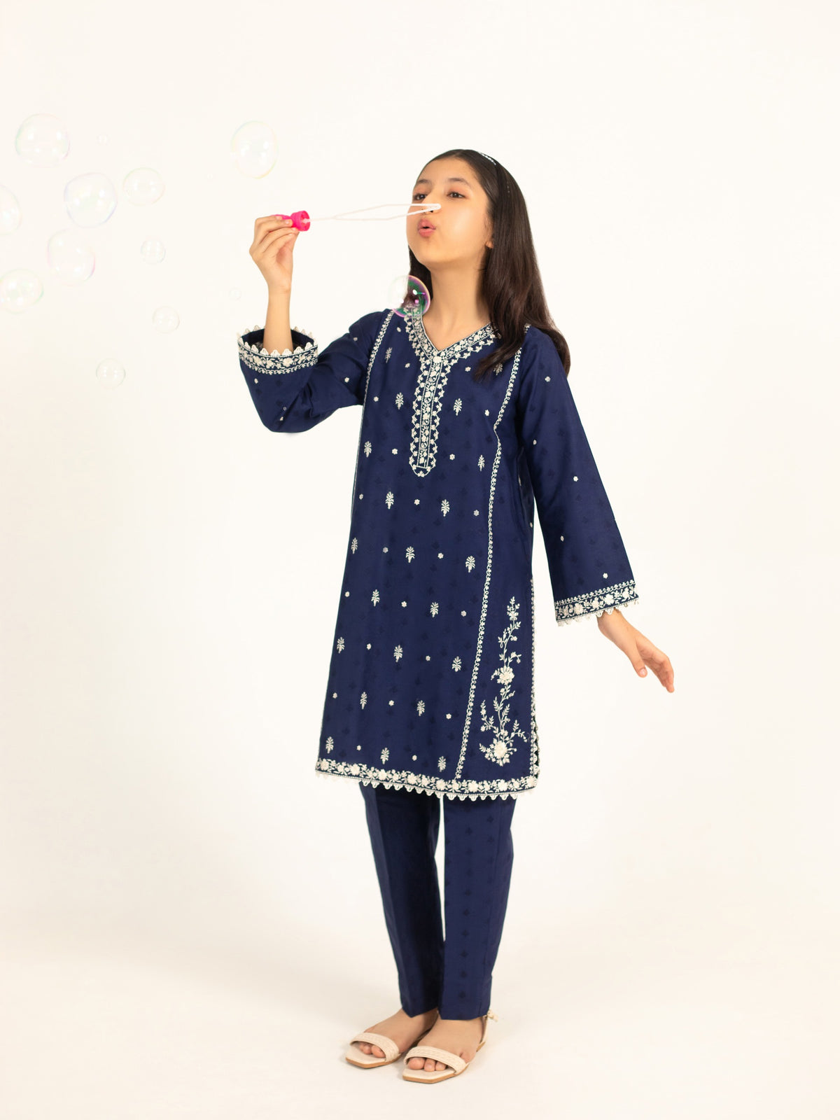 (Kids) Embroidered Lawn Suit FKD-085 (Single Shirt) Main image