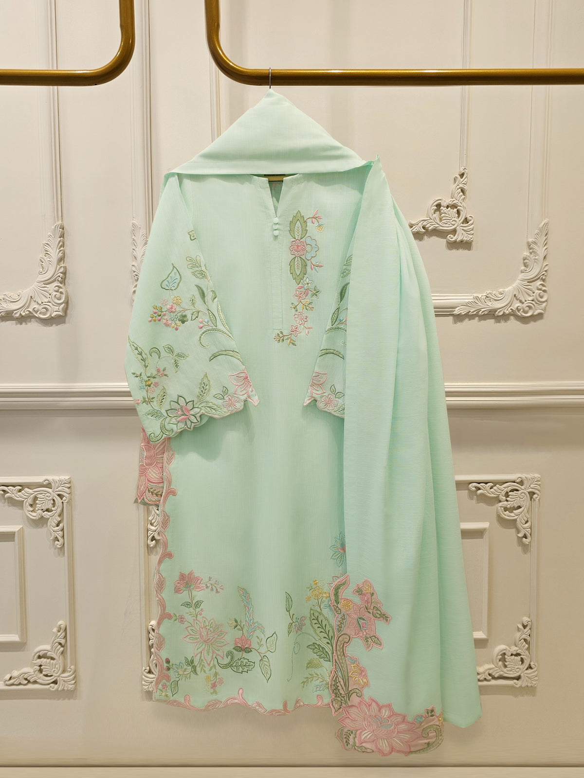 3 Piece - Embroidered Khaddar Suit S112571