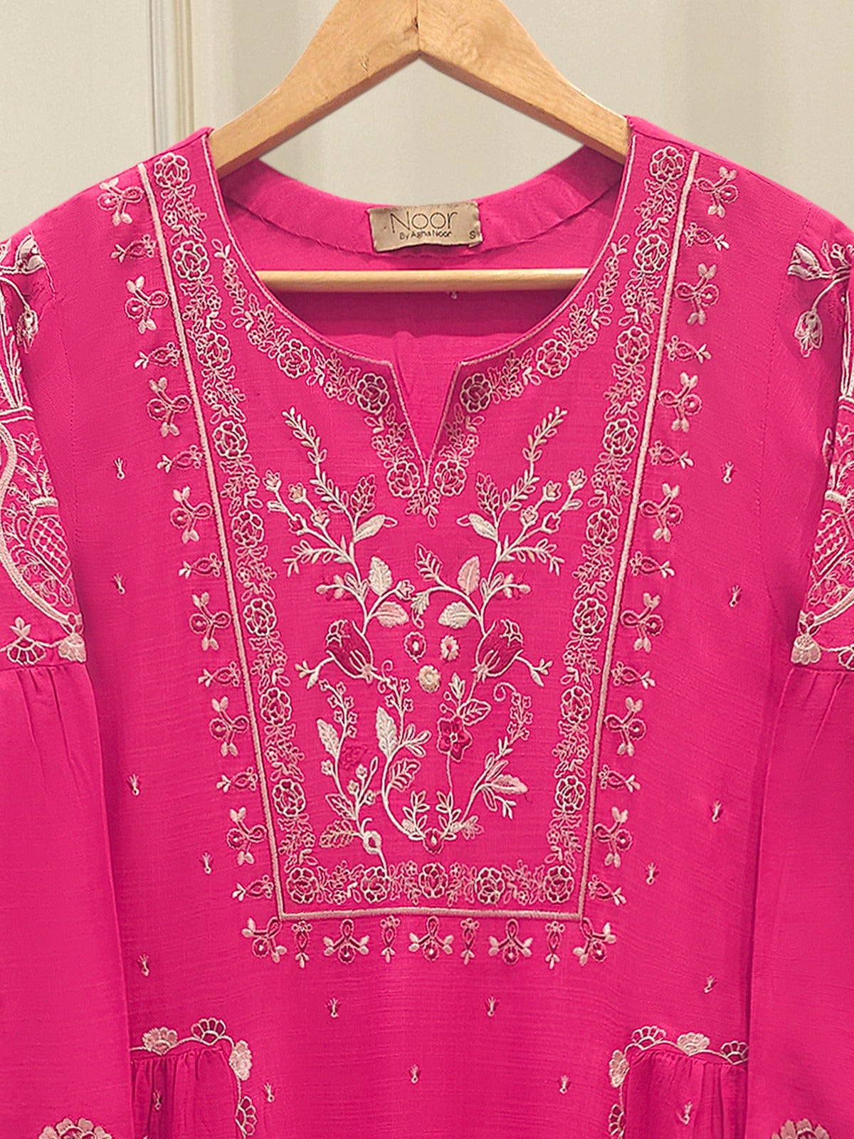 Embroidered Linen Shirt WS00084 Secondary image