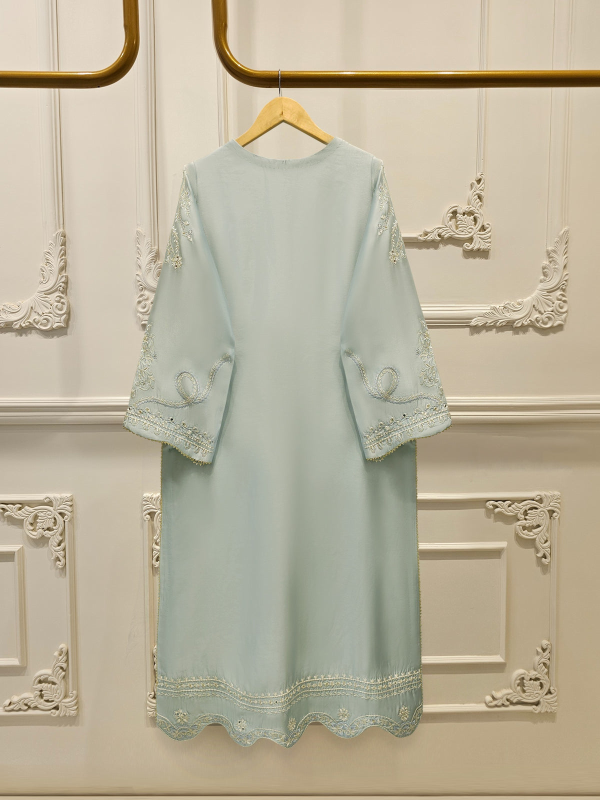 3 Piece- Pure Sheesha Silk Embroidered Suit S113069