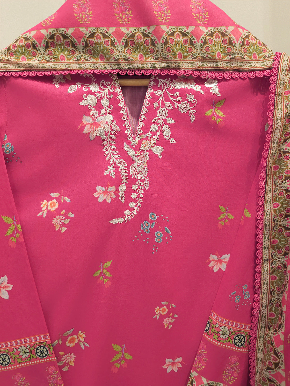3 Piece - Digital Printed Embroidered  Cambric Suit S113357 Secondary image