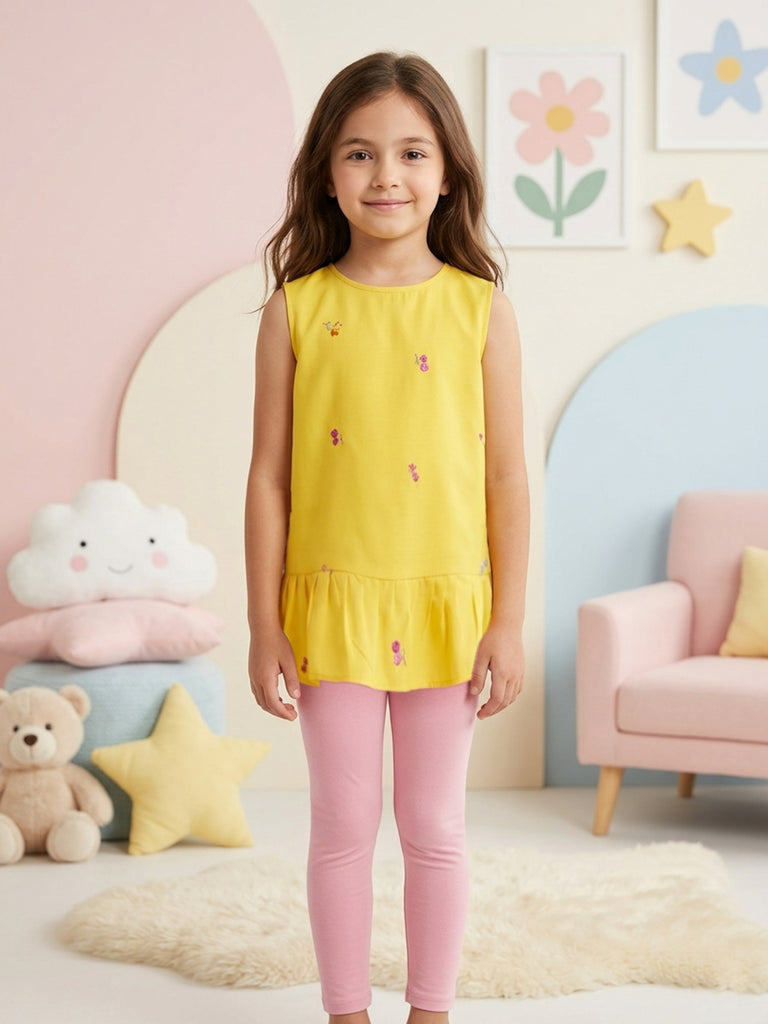 Agha Noor (Kids) 2 Piece - Embroidered Cambric Suit KD-031, view 1
