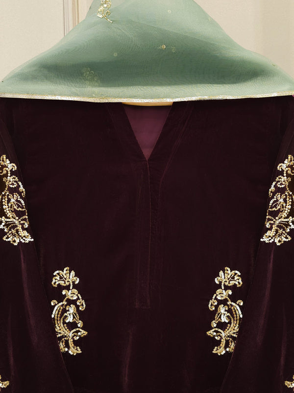 2 Piece - Embroidered Velvet Suit S113373