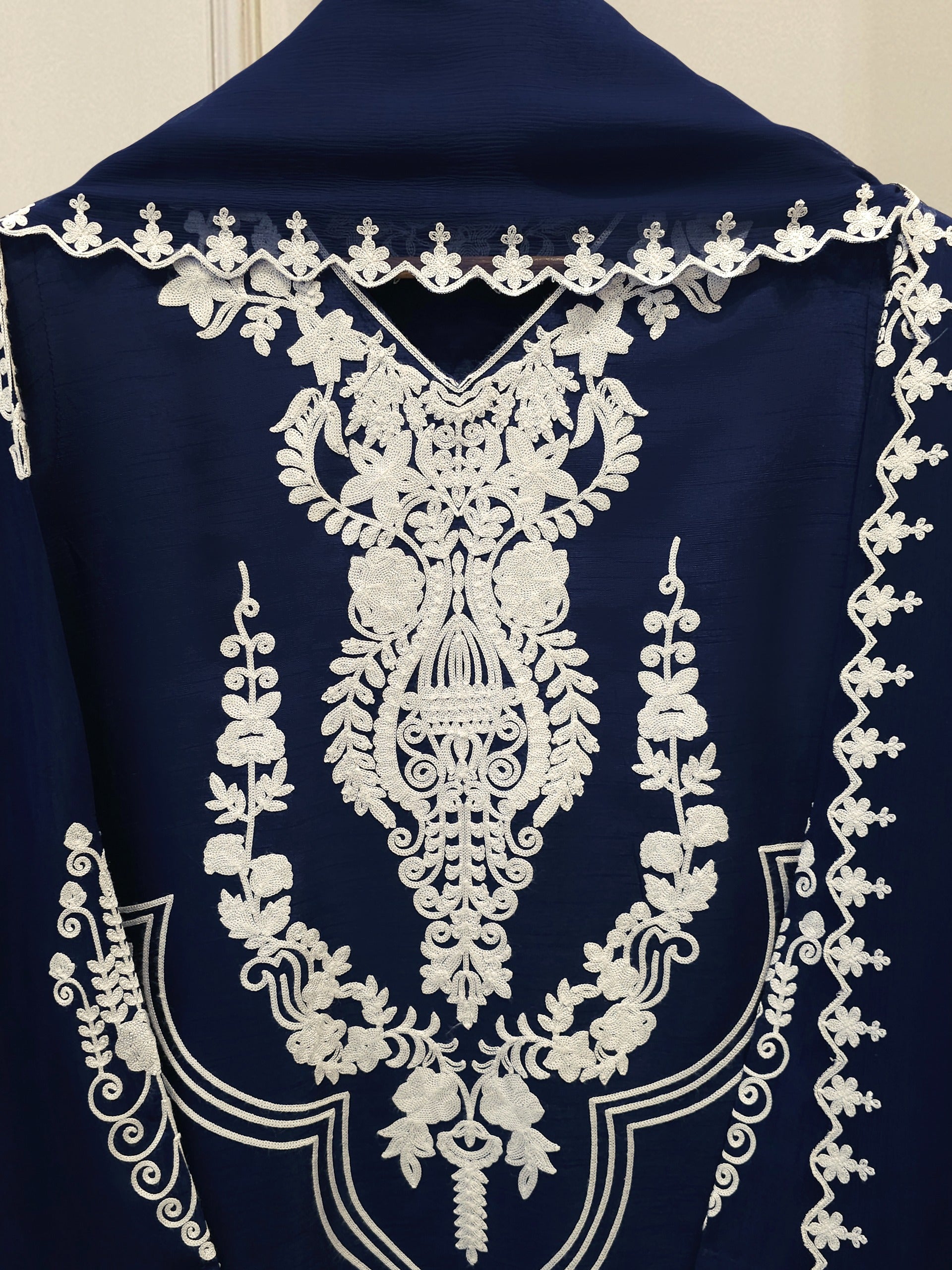3 Piece - Pure Embroidered Korean Silk Suit S114670 Secondary image