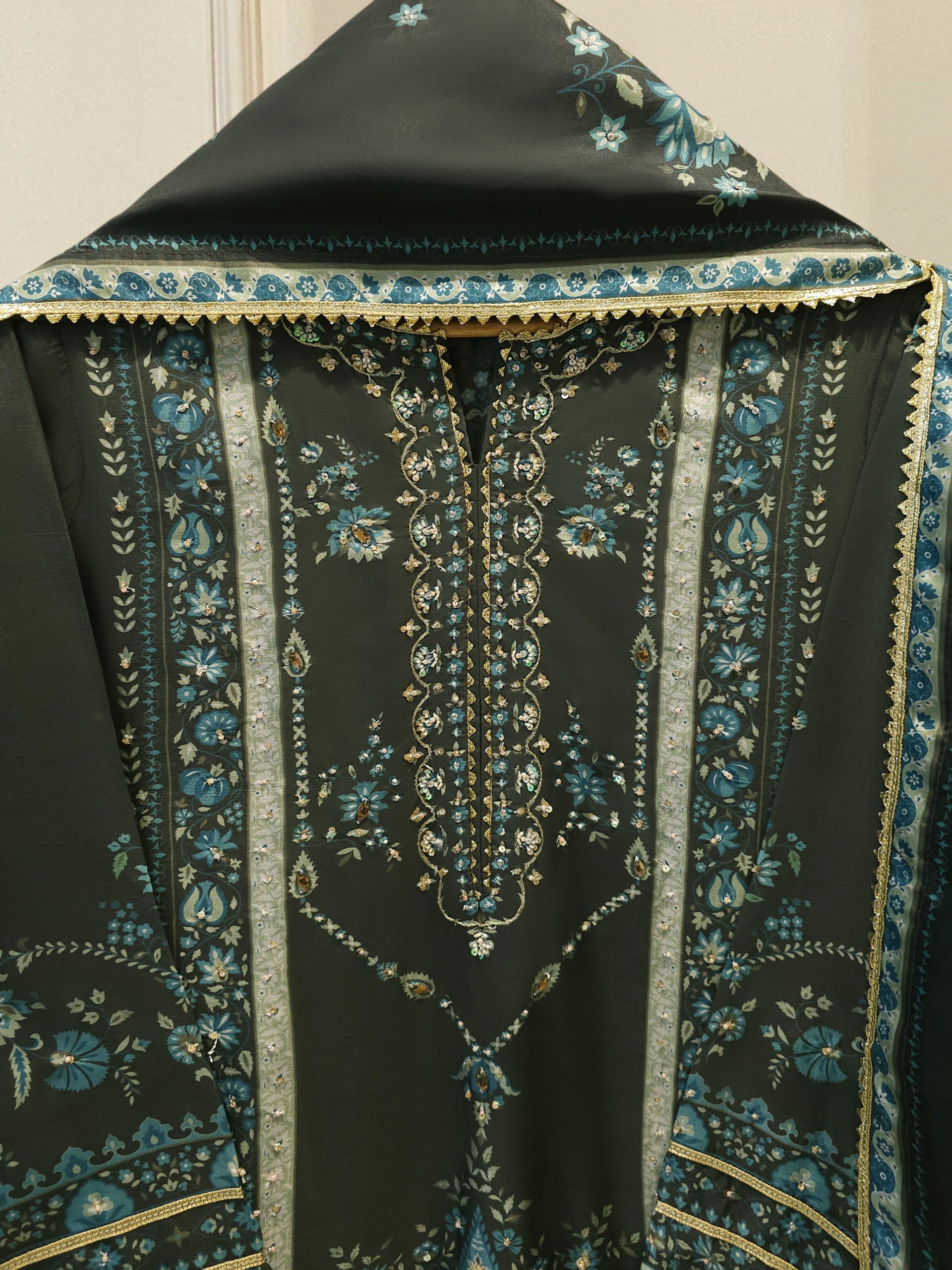 3-Piece Pure Embroidered Silk Suit – Luxury Elegant Women's Formal Wear S114736 Secondary image
