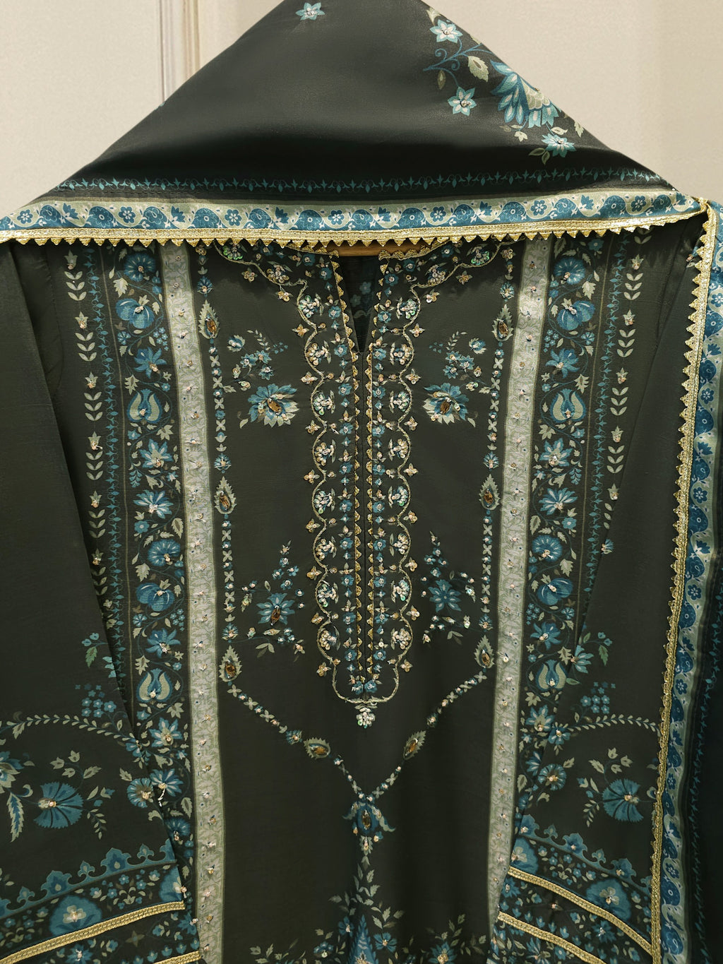 3-Piece Pure Embroidered Silk Suit – Luxury Elegant Women's Formal Wear S114736