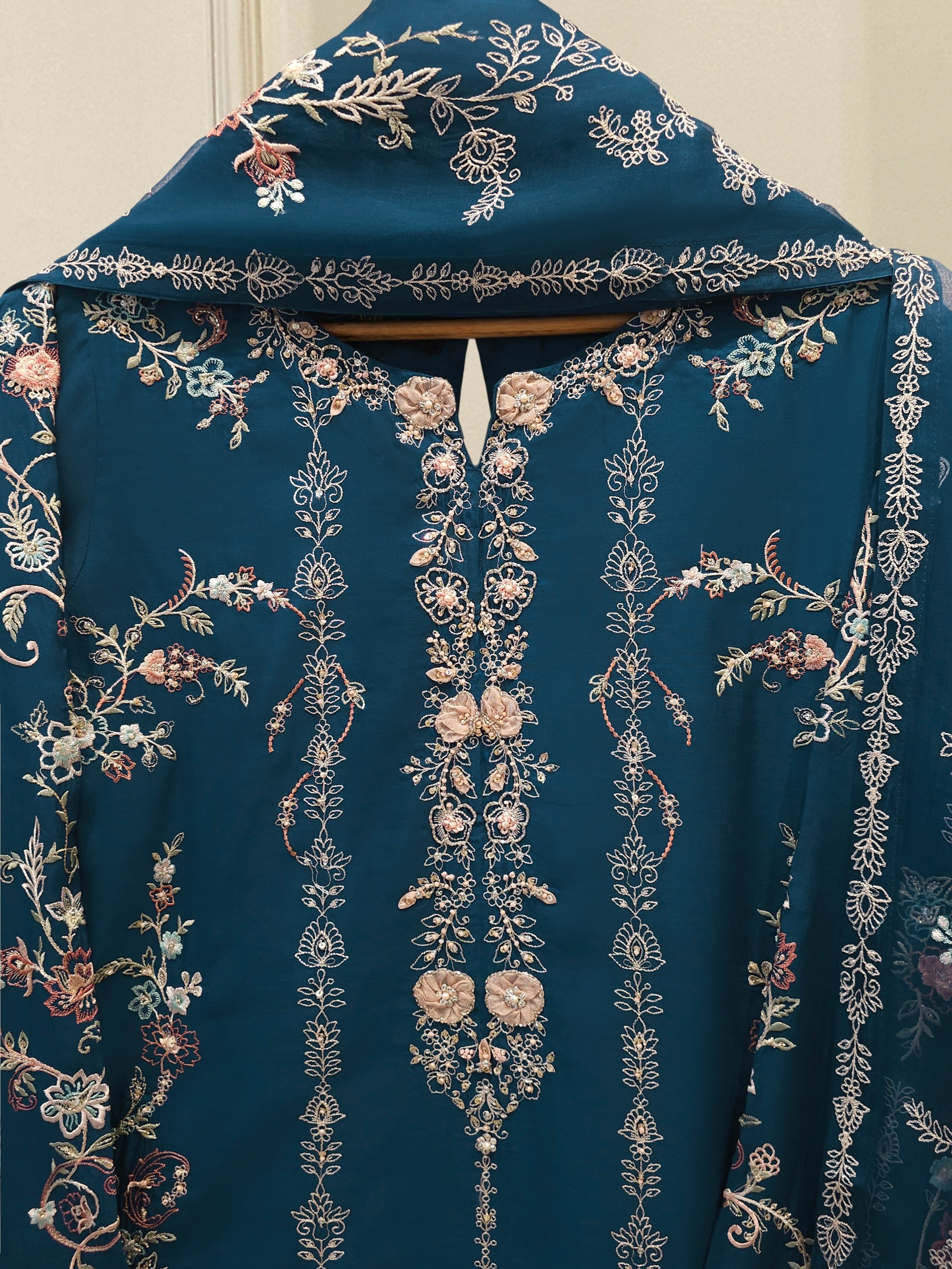 3 Piece - Pure Khaddi Silk Embroidered  Suit S114823 Secondary image