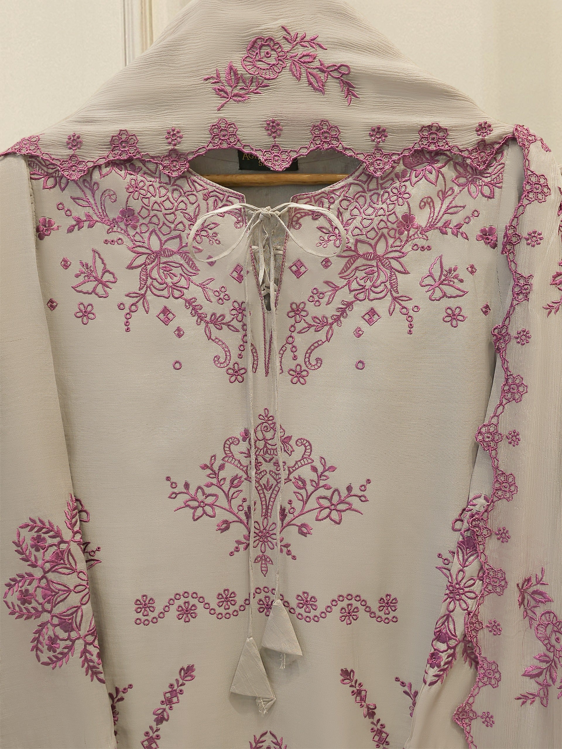 3 Piece - Pure Khaddi Silk Embroidered  Suit S114914 Secondary image
