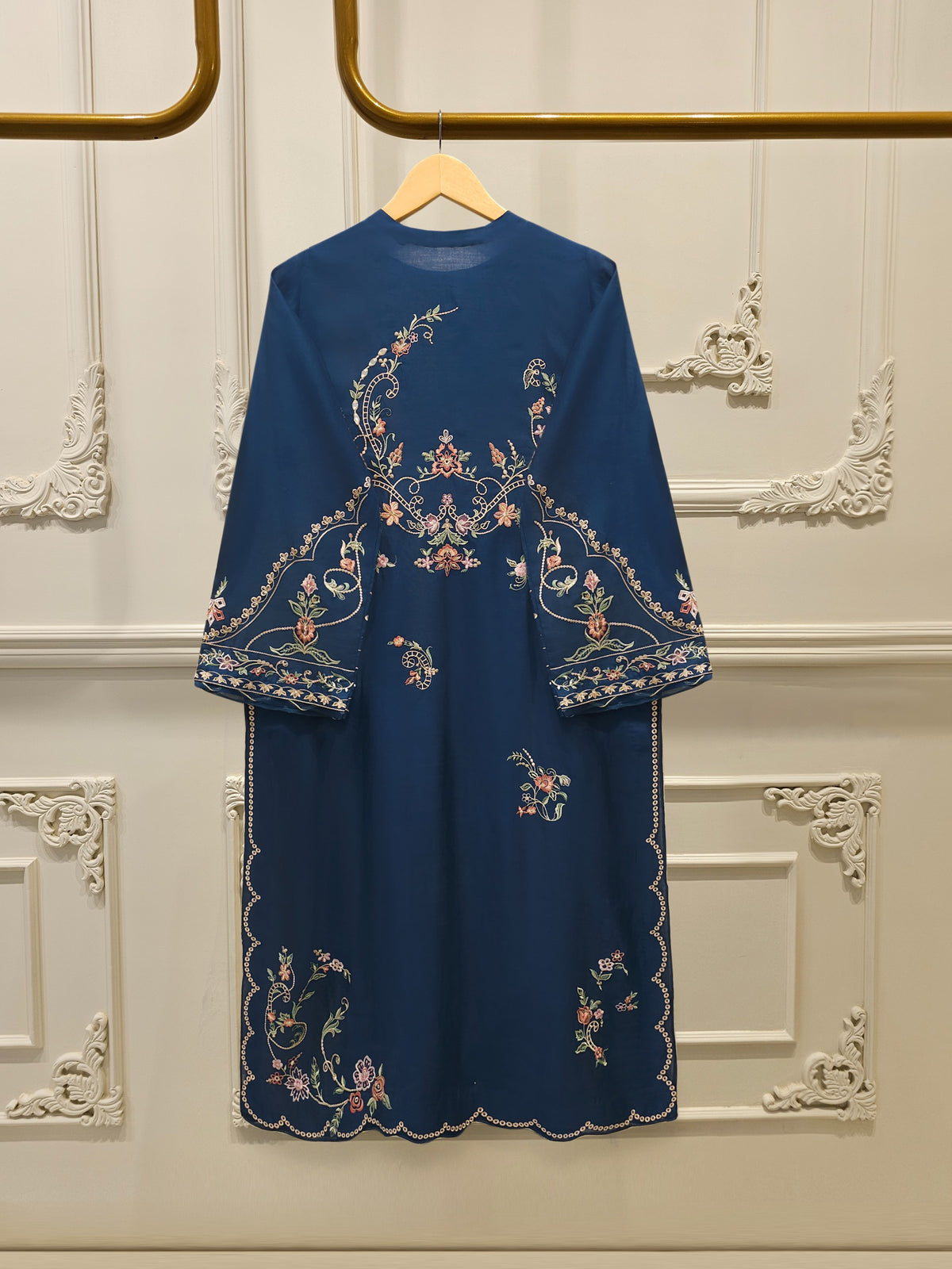 3 Piece - Pure Khaddi Silk Embroidered  Suit S115040