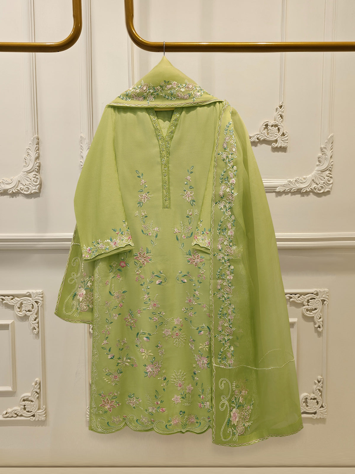 3 Piece - Pure Khaddi Silk Embroidered  Suit S115092 Main image