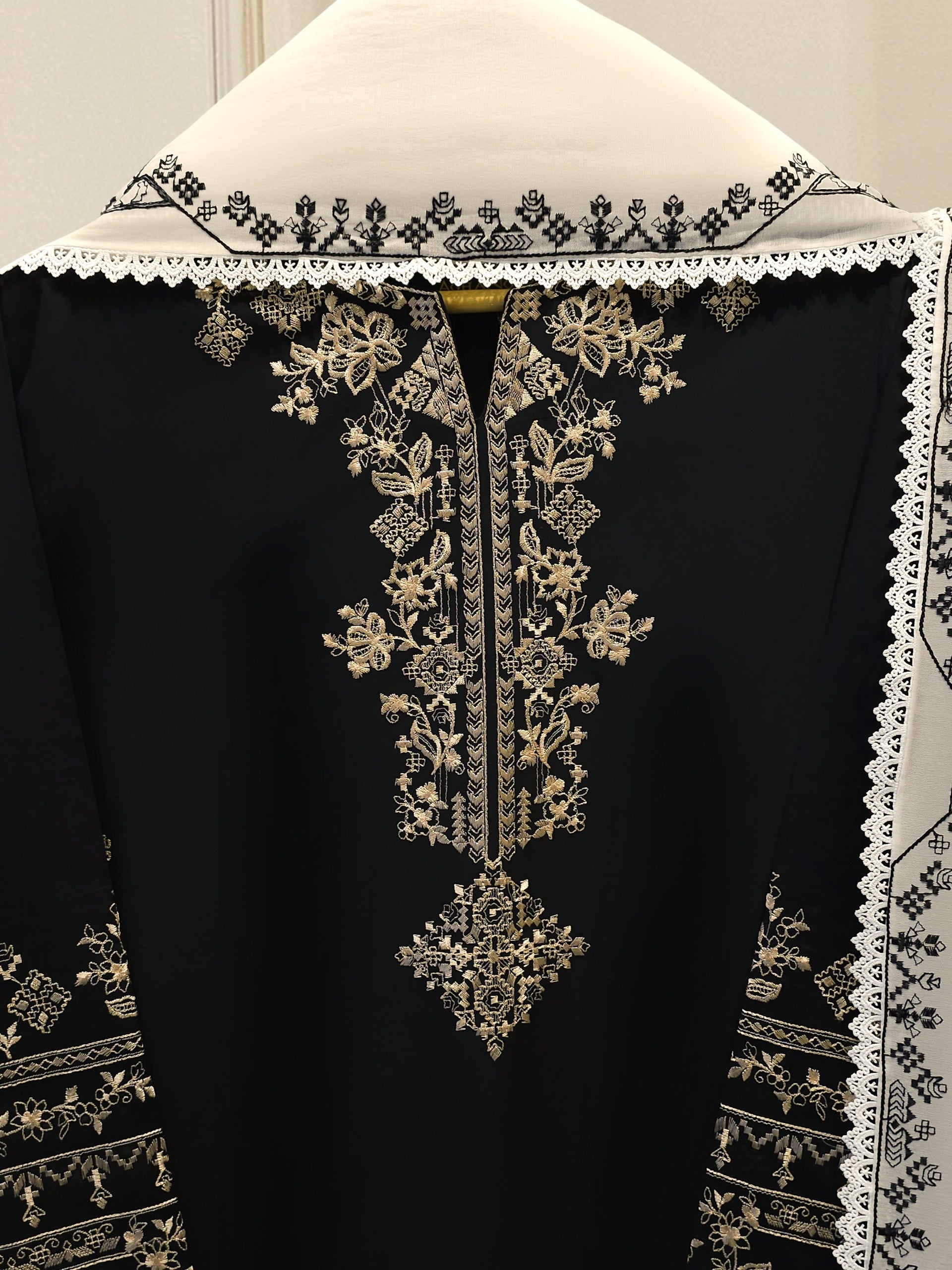 3 Piece - Embroidered Cambric Suit S115246 Secondary image