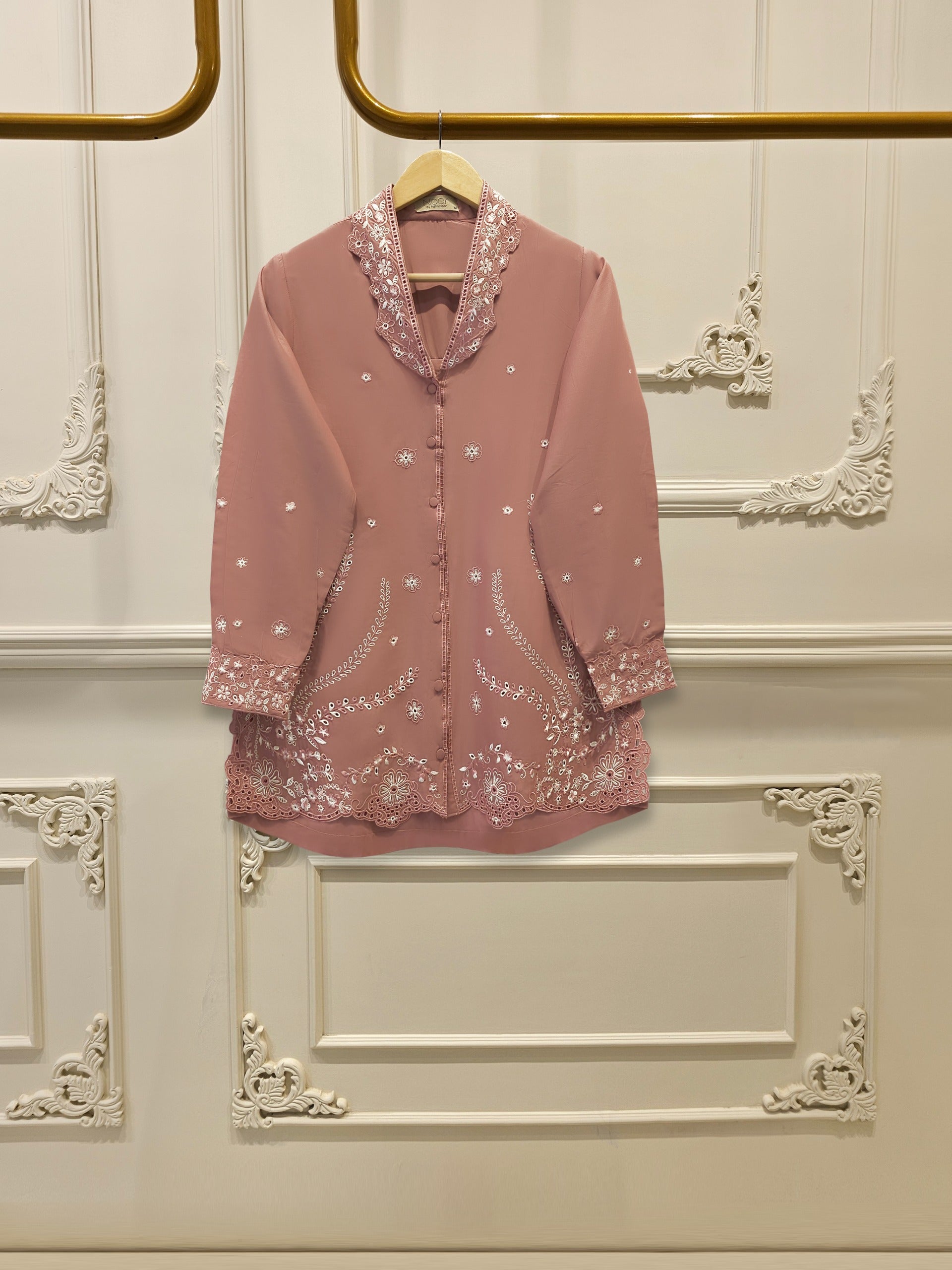 Embroidered Cambric Shirt SWS00319 Main image
