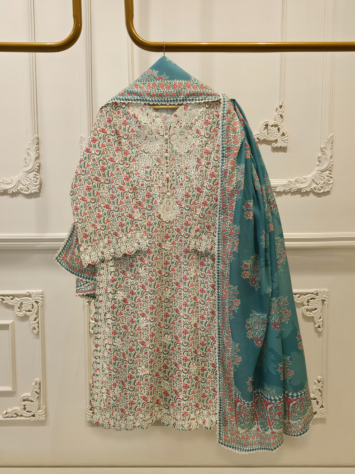 3-Piece Embroided Lawn Suit S115343
