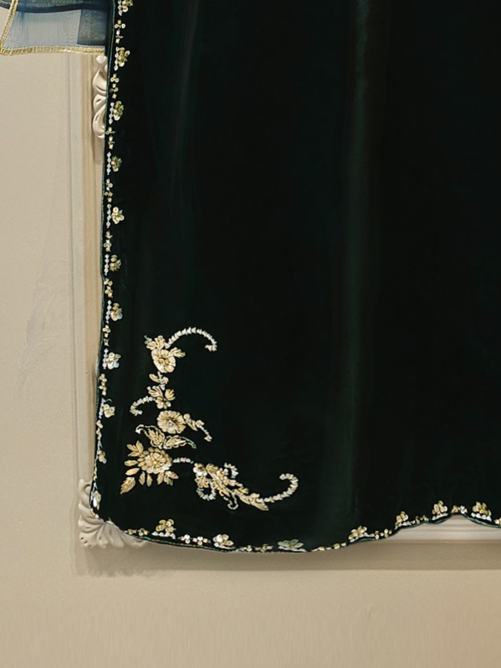 2 Piece - Embroidered Velvet Suit S113322