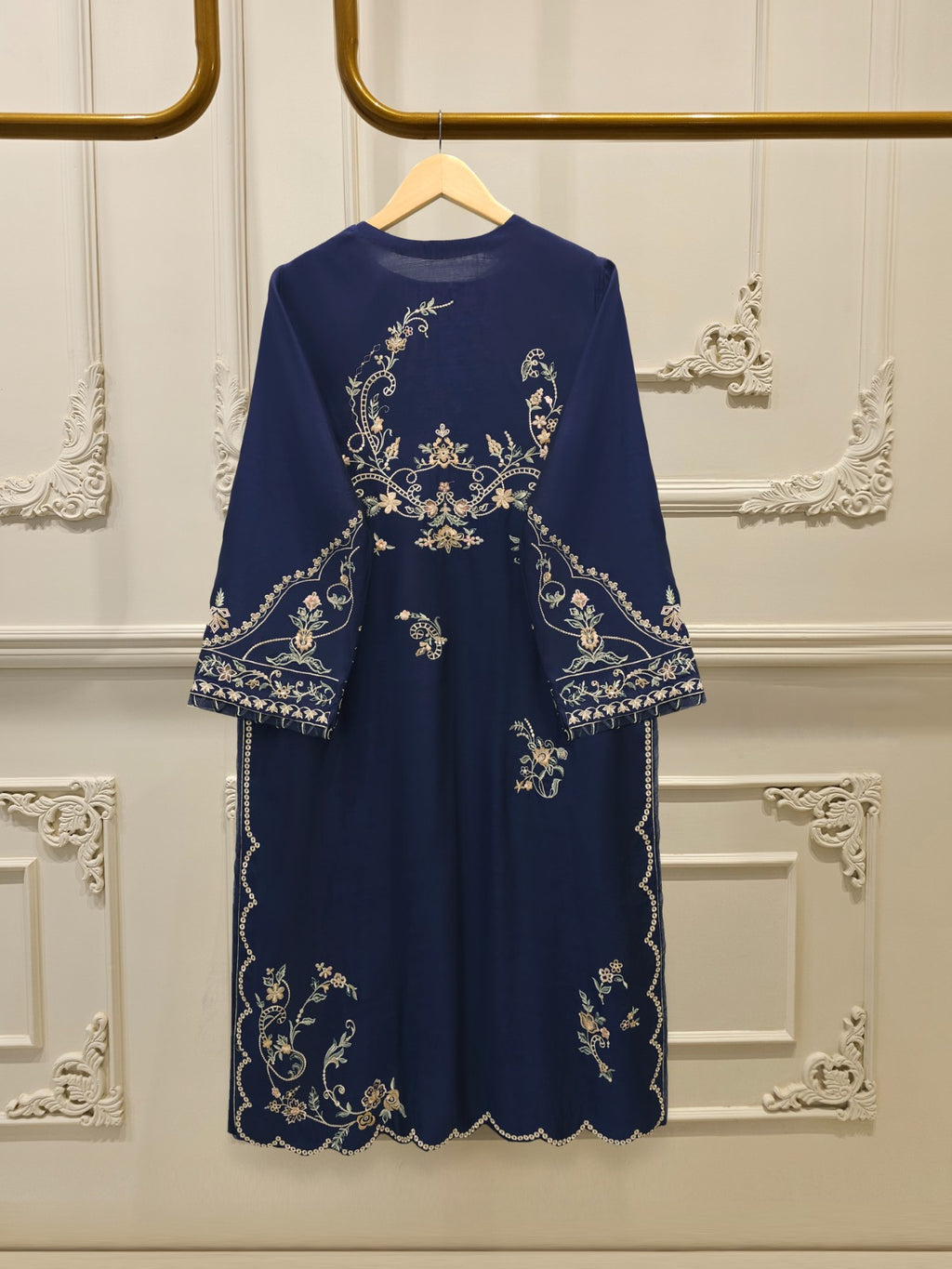 3 Piece - Pure Khaddi Silk Embroidered  Suit S115550