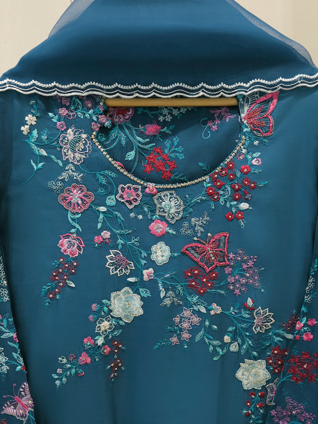 3 Piece - Embroidered Khaddi Silk Suit WS00417