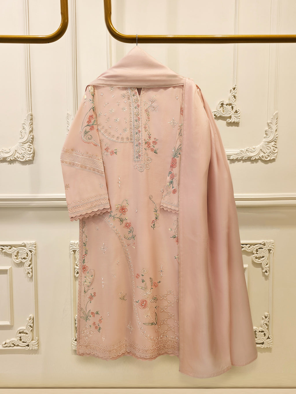 3 Piece - Pure Khaddi Silk Embroidered  Suit S115694