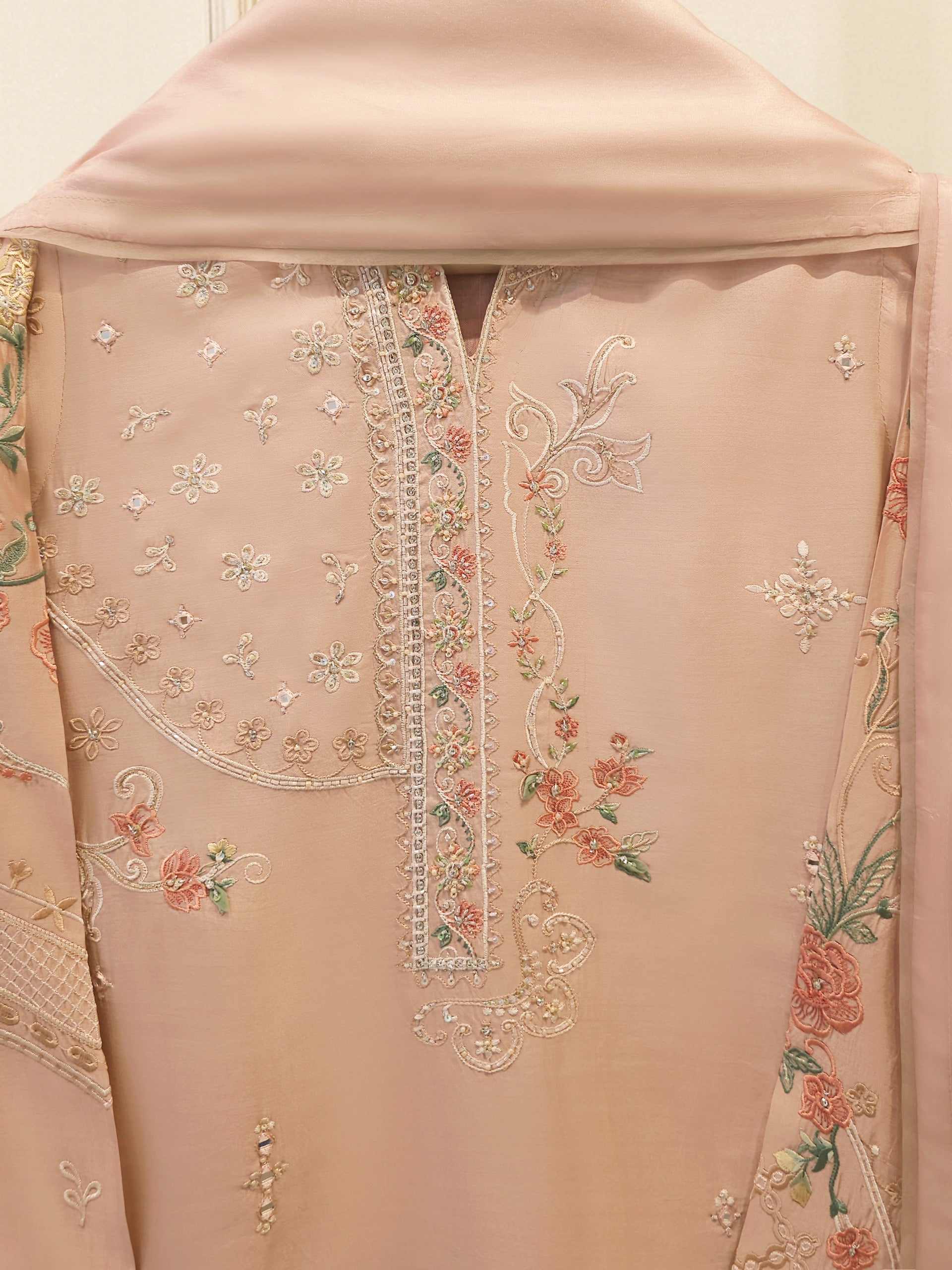 3 Piece - Pure Khaddi Silk Embroidered  Suit S115694 Secondary image