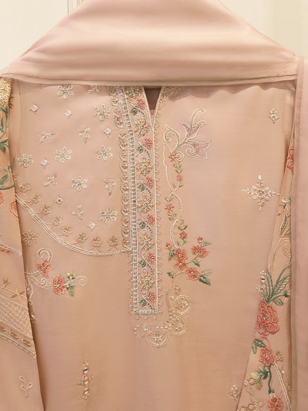3 Piece - Pure Khaddi Silk Embroidered  Suit S115694