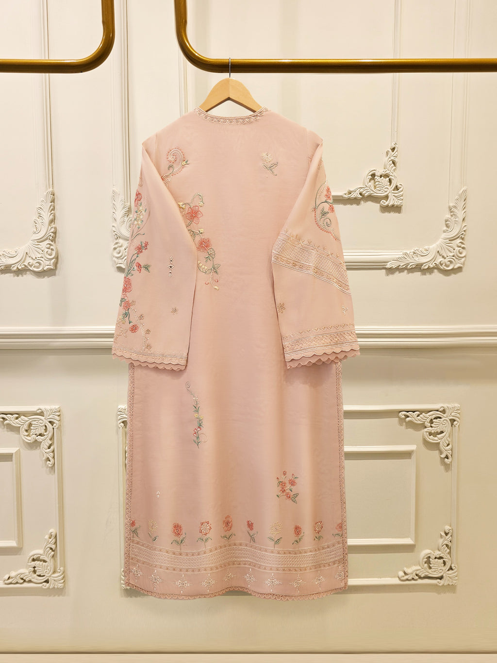 3 Piece - Pure Khaddi Silk Embroidered  Suit S115694