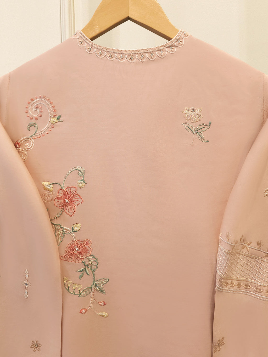 3 Piece - Pure Khaddi Silk Embroidered  Suit S115694