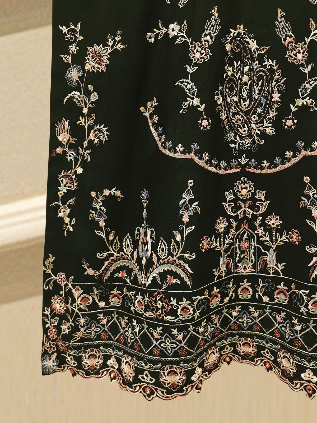 3 Piece - Embroidered Kora Cotton Suit S115689