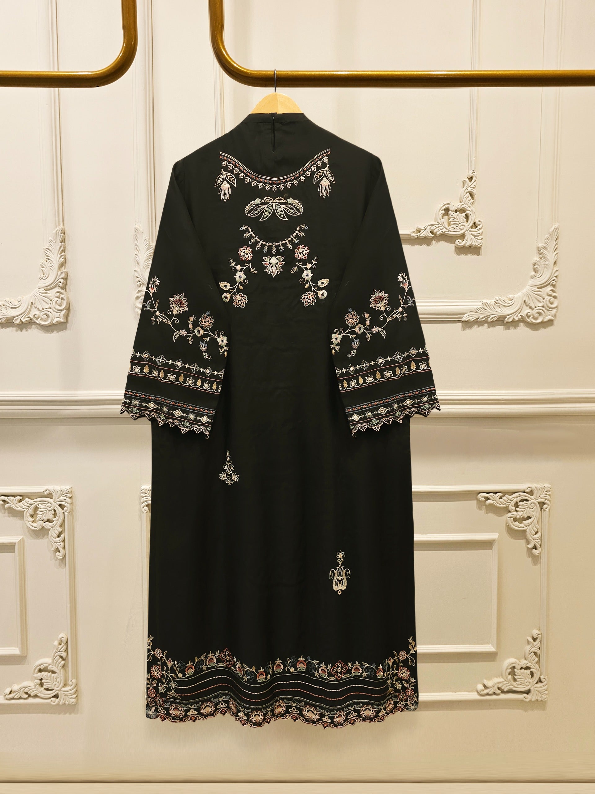 3 Piece - Embroidered Kora Cotton Suit S115689 Secondary image