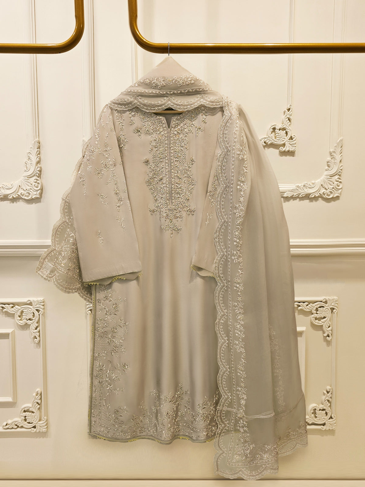 3 Piece- Pure  Sheesha Silk Embroidered Suit S115702