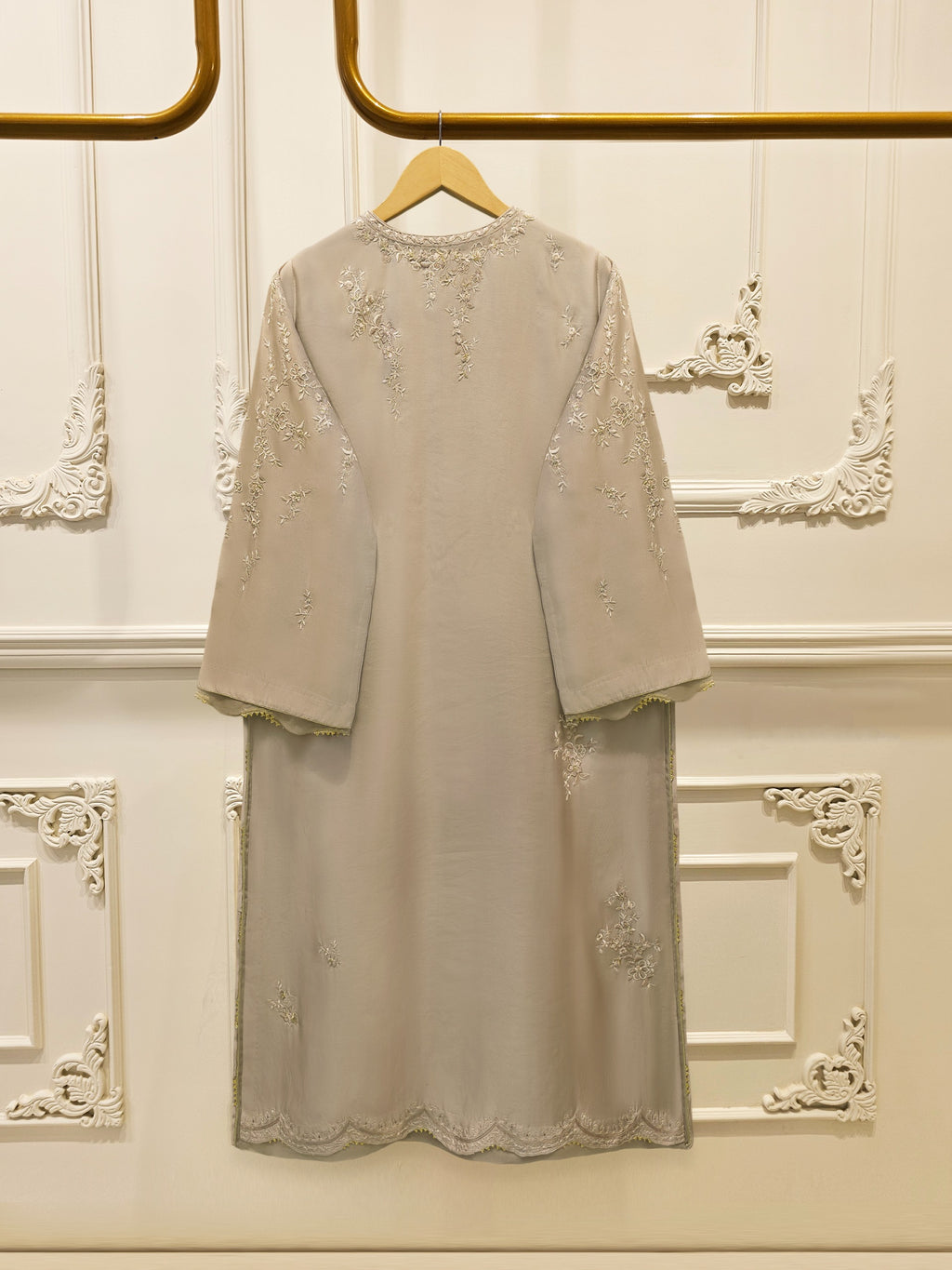 3 Piece- Pure  Sheesha Silk Embroidered Suit S115702