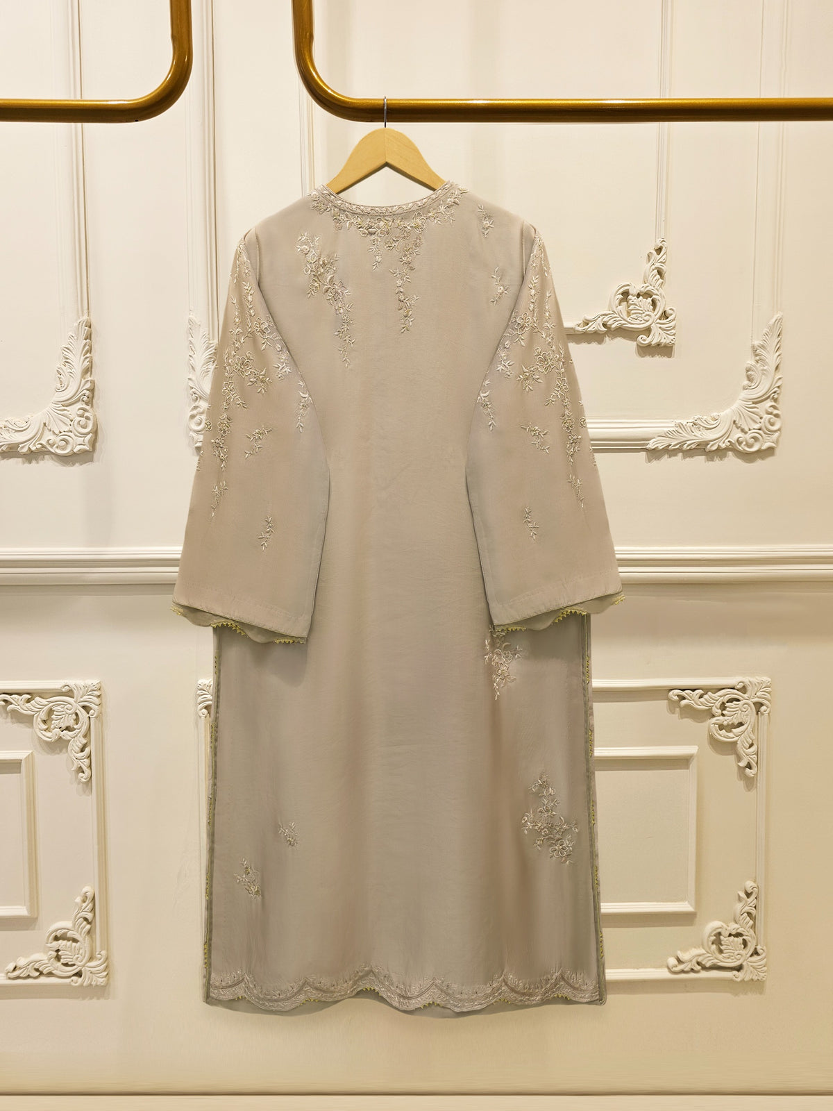 3 Piece- Pure  Sheesha Silk Embroidered Suit S115702