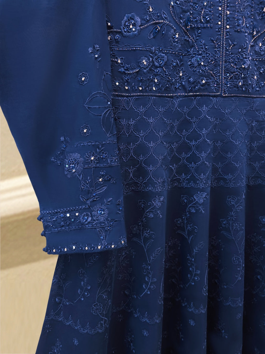 3 Piece - Pure Khaddi Silk Embroidered  Suit S115707