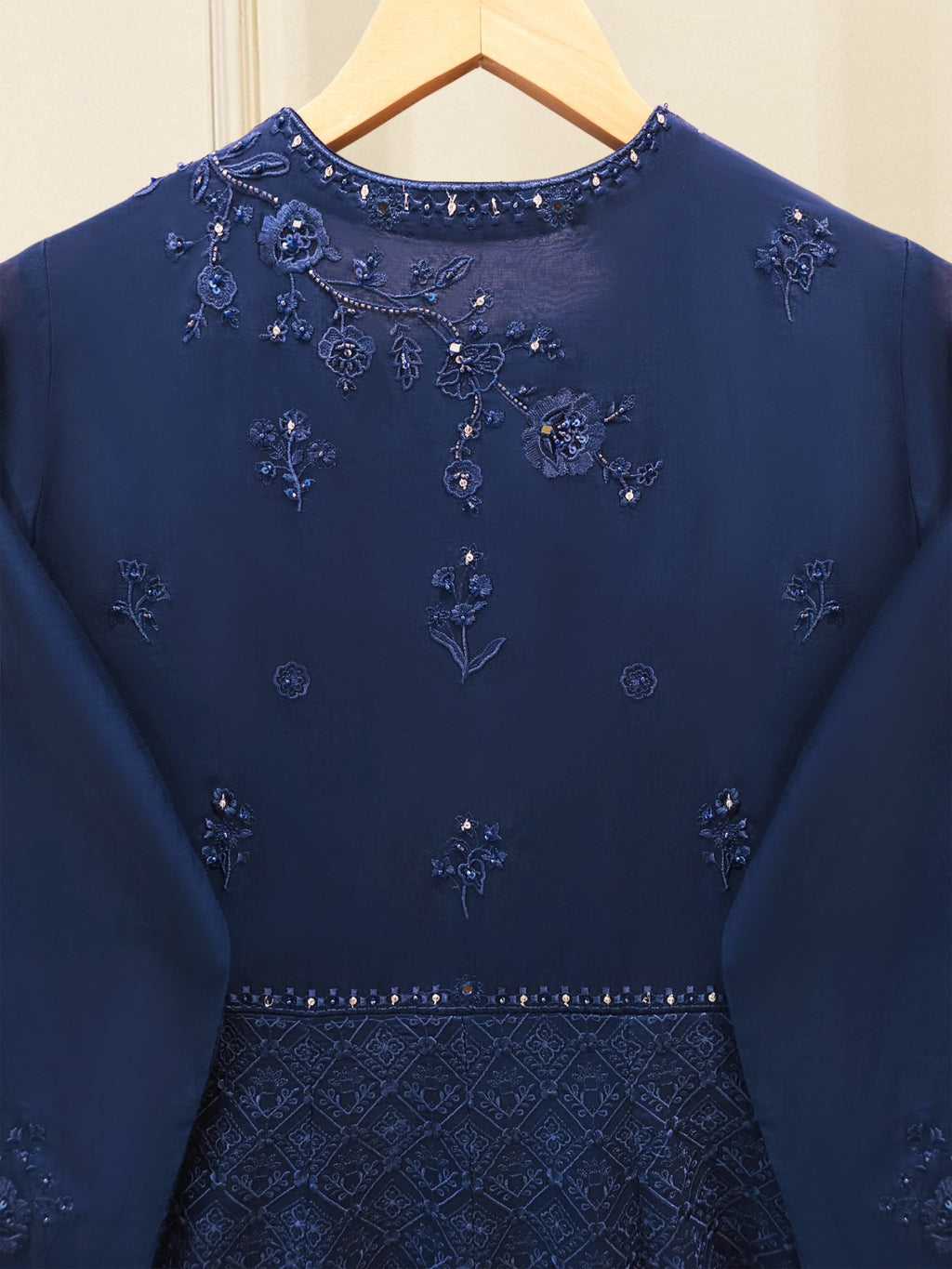 3 Piece - Pure Khaddi Silk Embroidered  Suit S115707