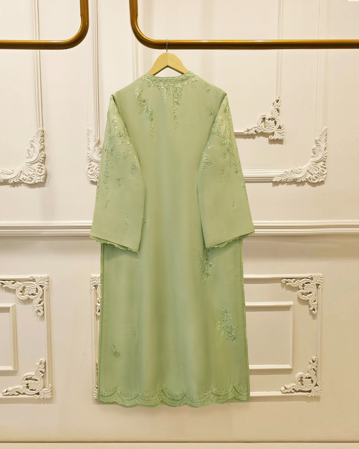 3 Piece- Pure  Sheesha Silk Embroidered Suit S115722