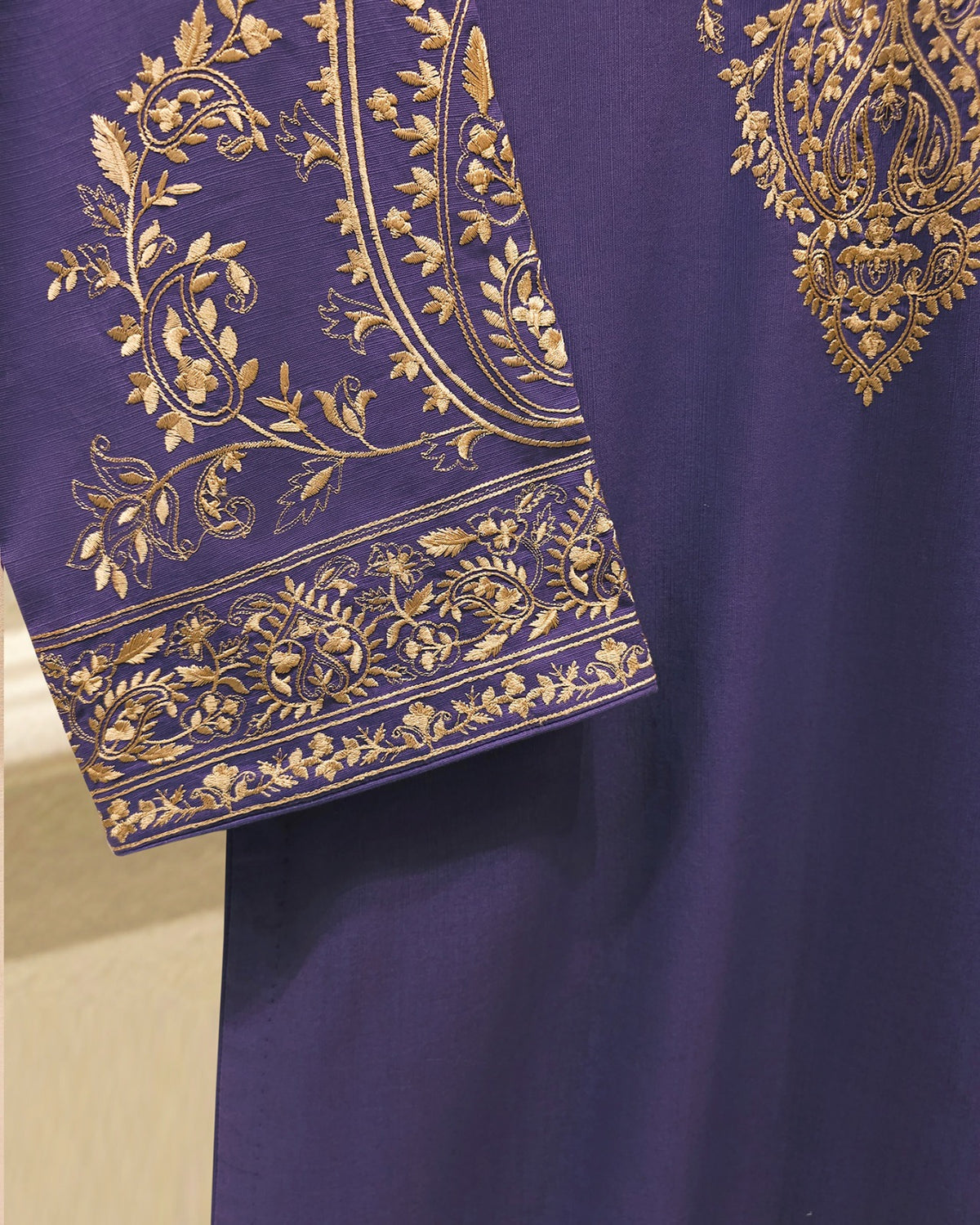 3 Piece - Embroidered Khaddar Suit S115732