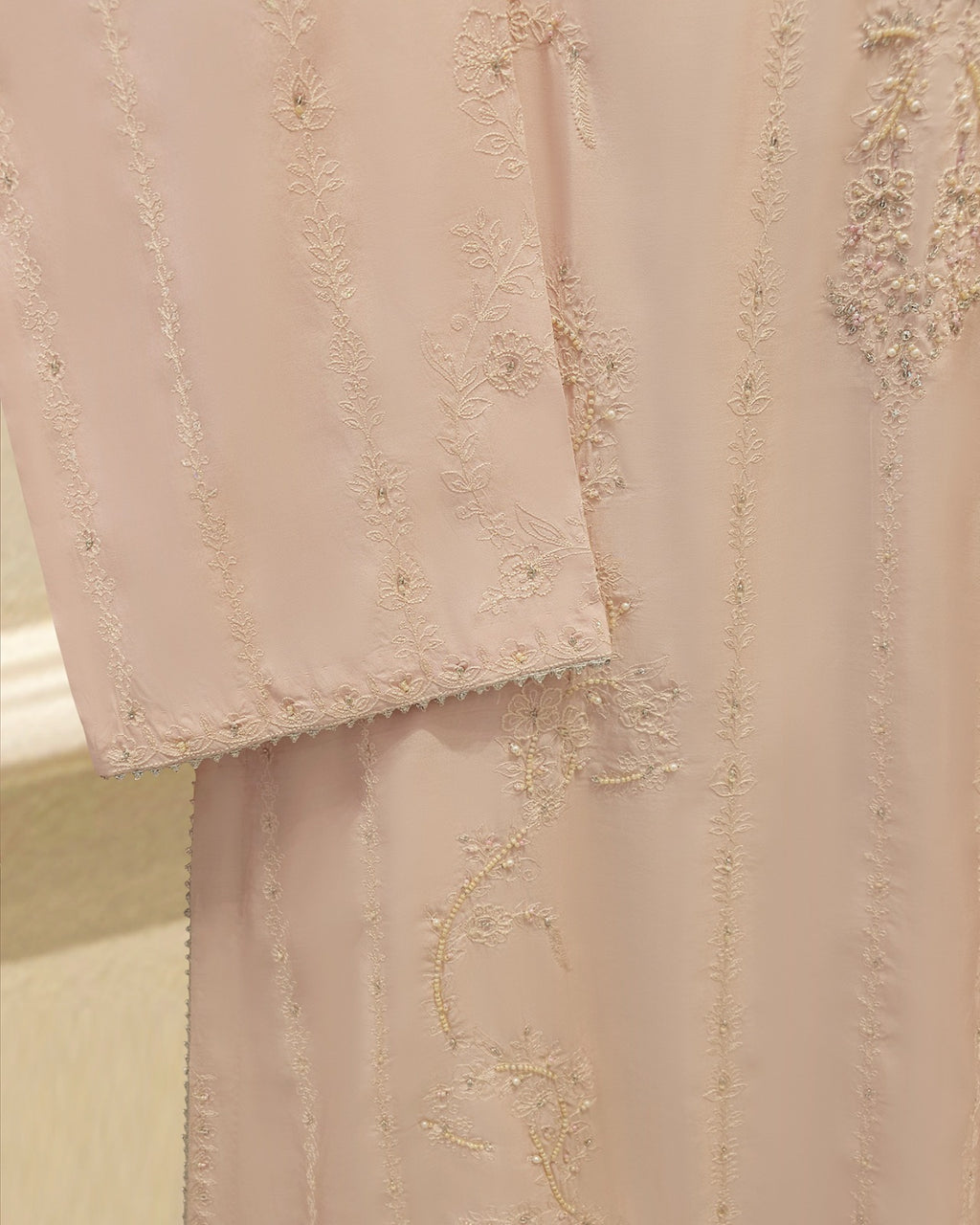 3 Piece - Pure Khaddi Silk Embroidered  Suit S115751