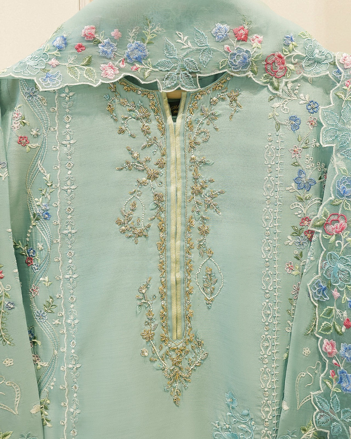 3 Piece - Pure Khaddi Silk Embroidered  Suit S115754
