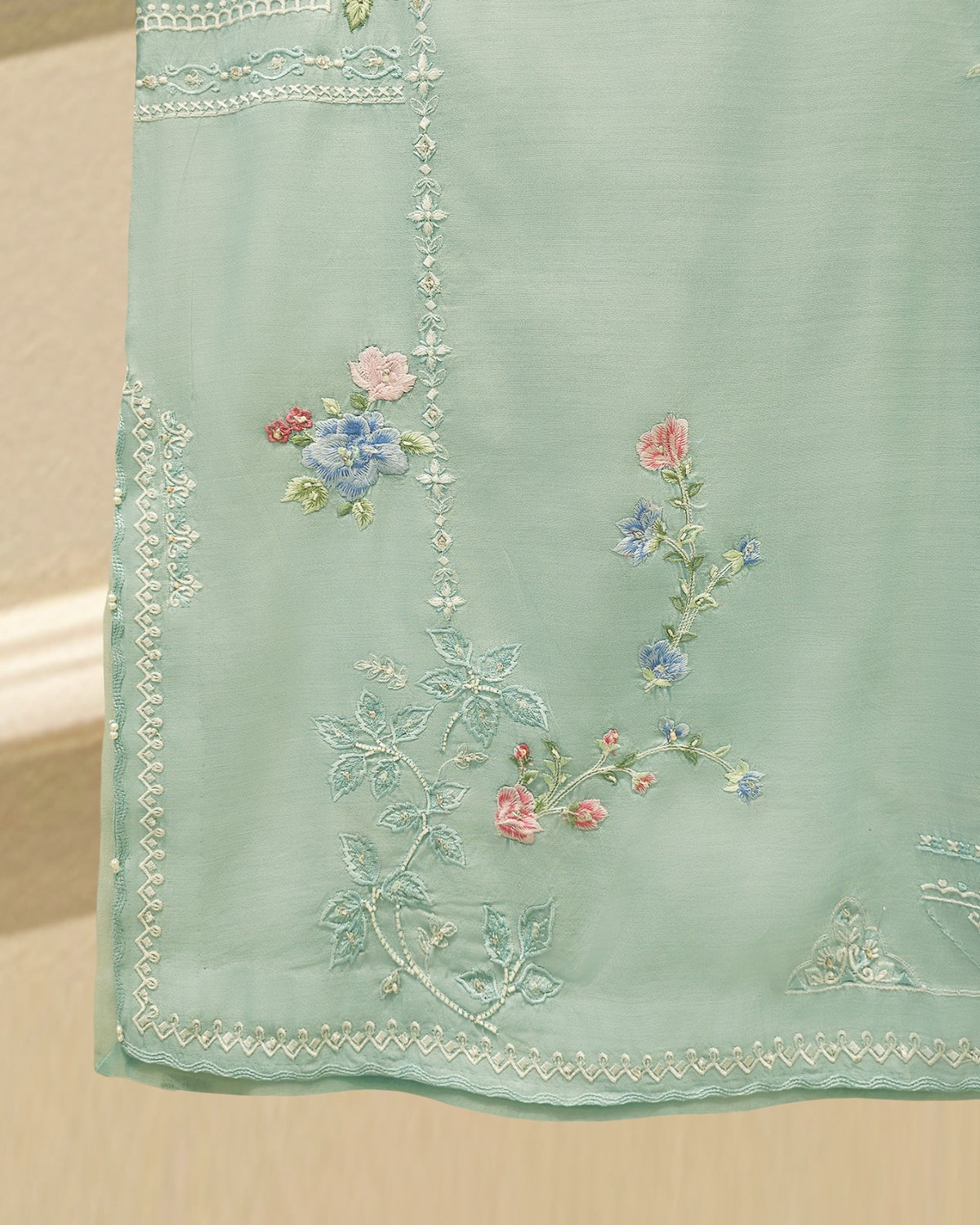 3 Piece - Pure Khaddi Silk Embroidered  Suit S115754