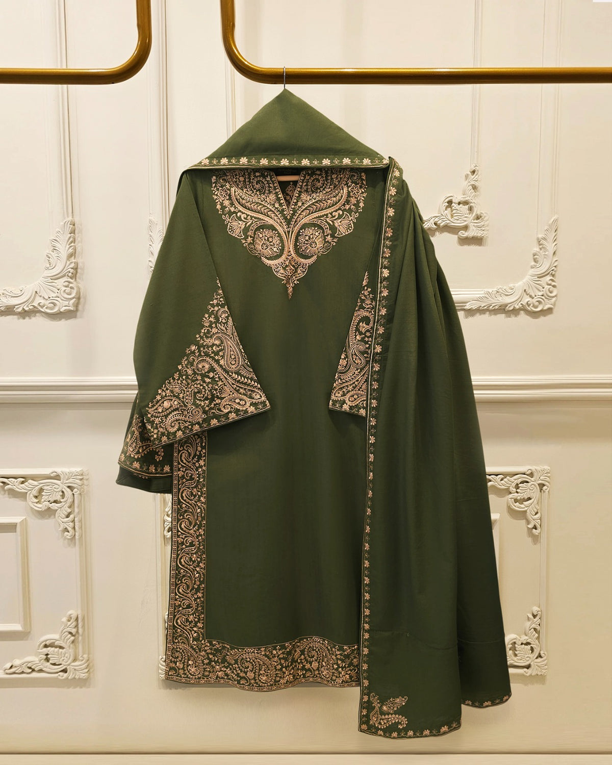 3 Piece - Embroidered Khaddar Suit S115744 Main image