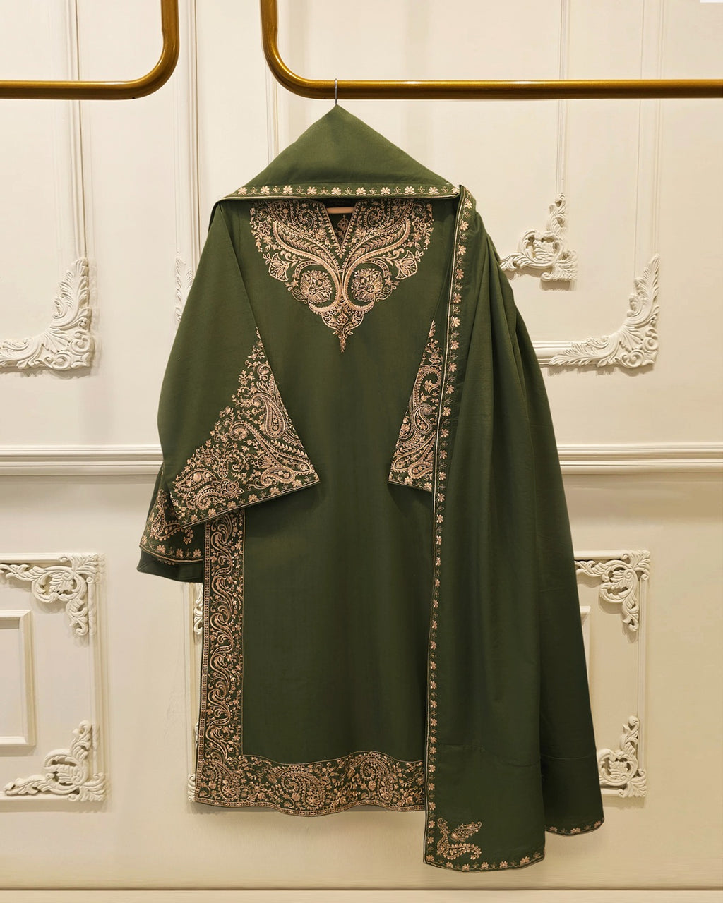3 Piece - Embroidered Khaddar Suit S115744