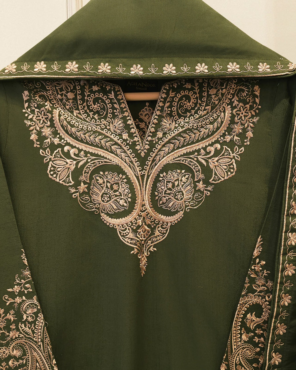 3 Piece - Embroidered Khaddar Suit S115744