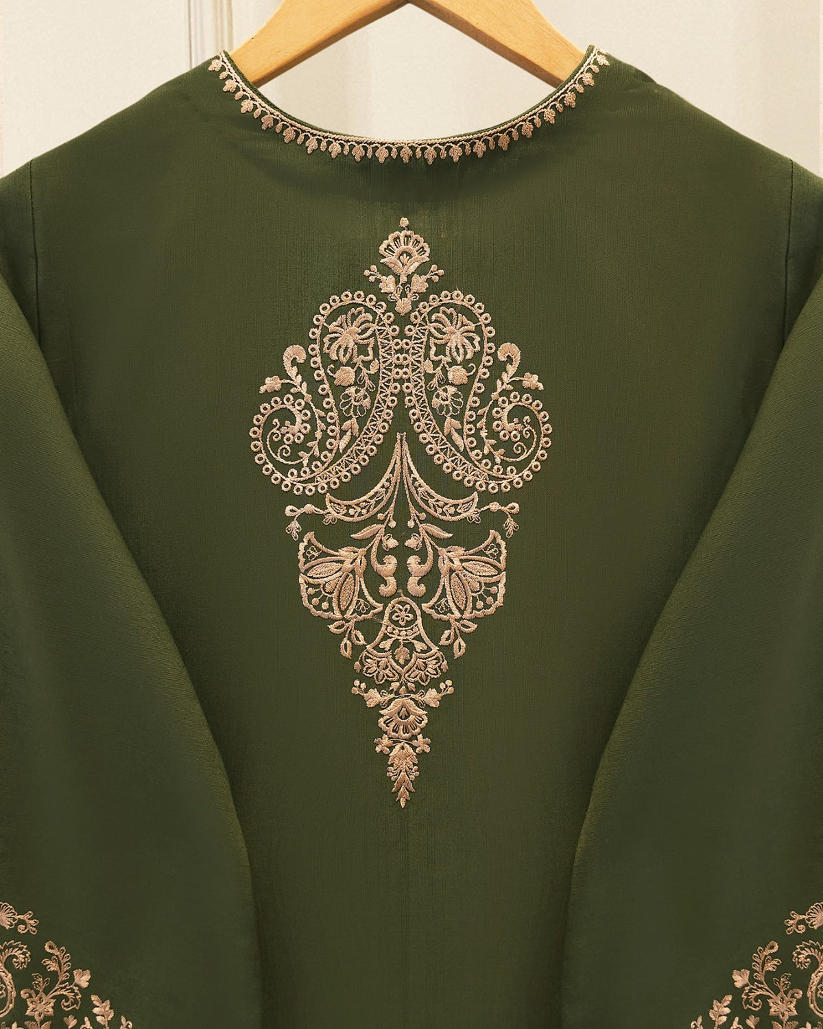 3 Piece - Embroidered Khaddar Suit S115744