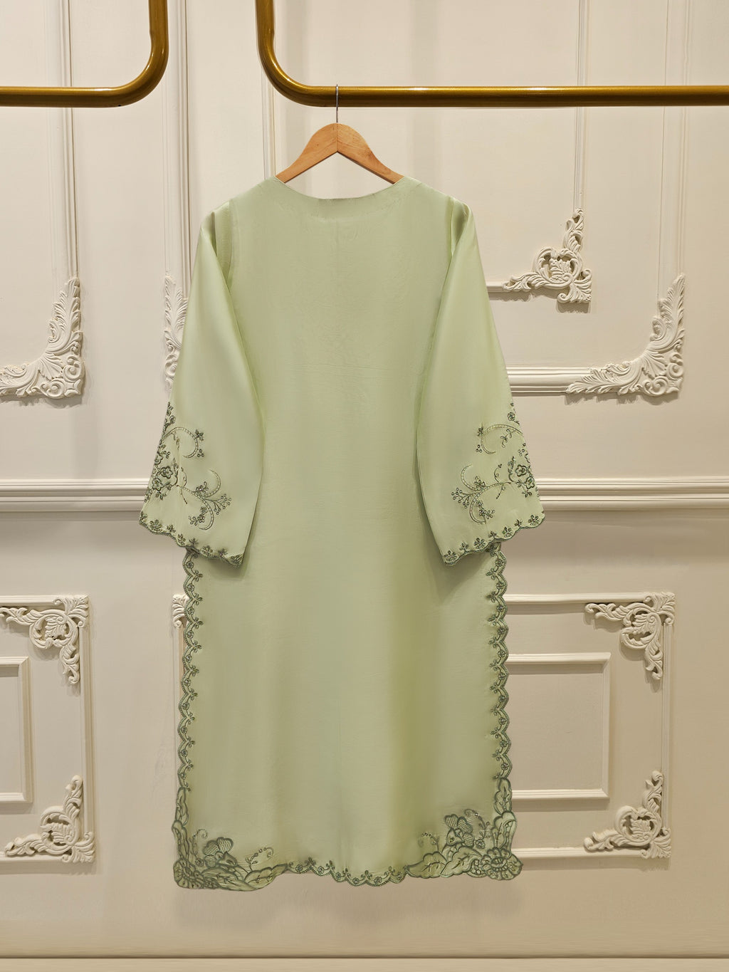 3 Piece-  Pure Embroidered Sheesha Silk Suit S112061