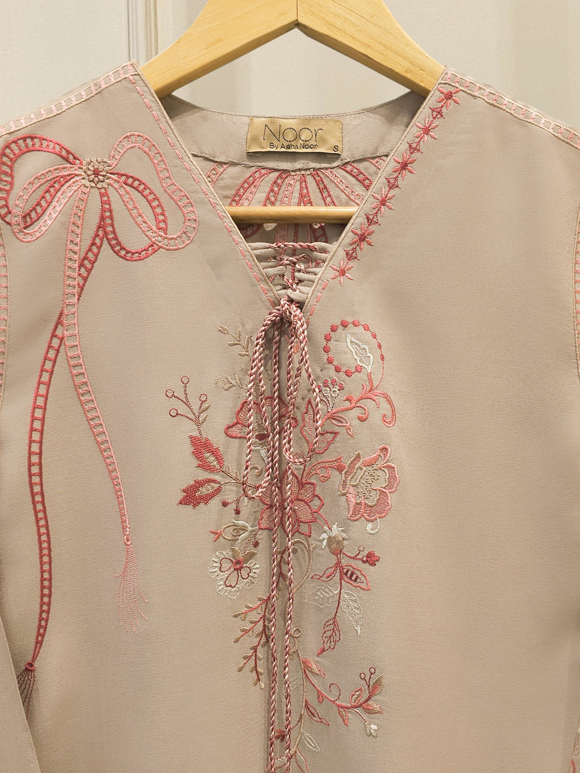 2 Piece - Embroidered Linen Suit WS00194 Secondary image